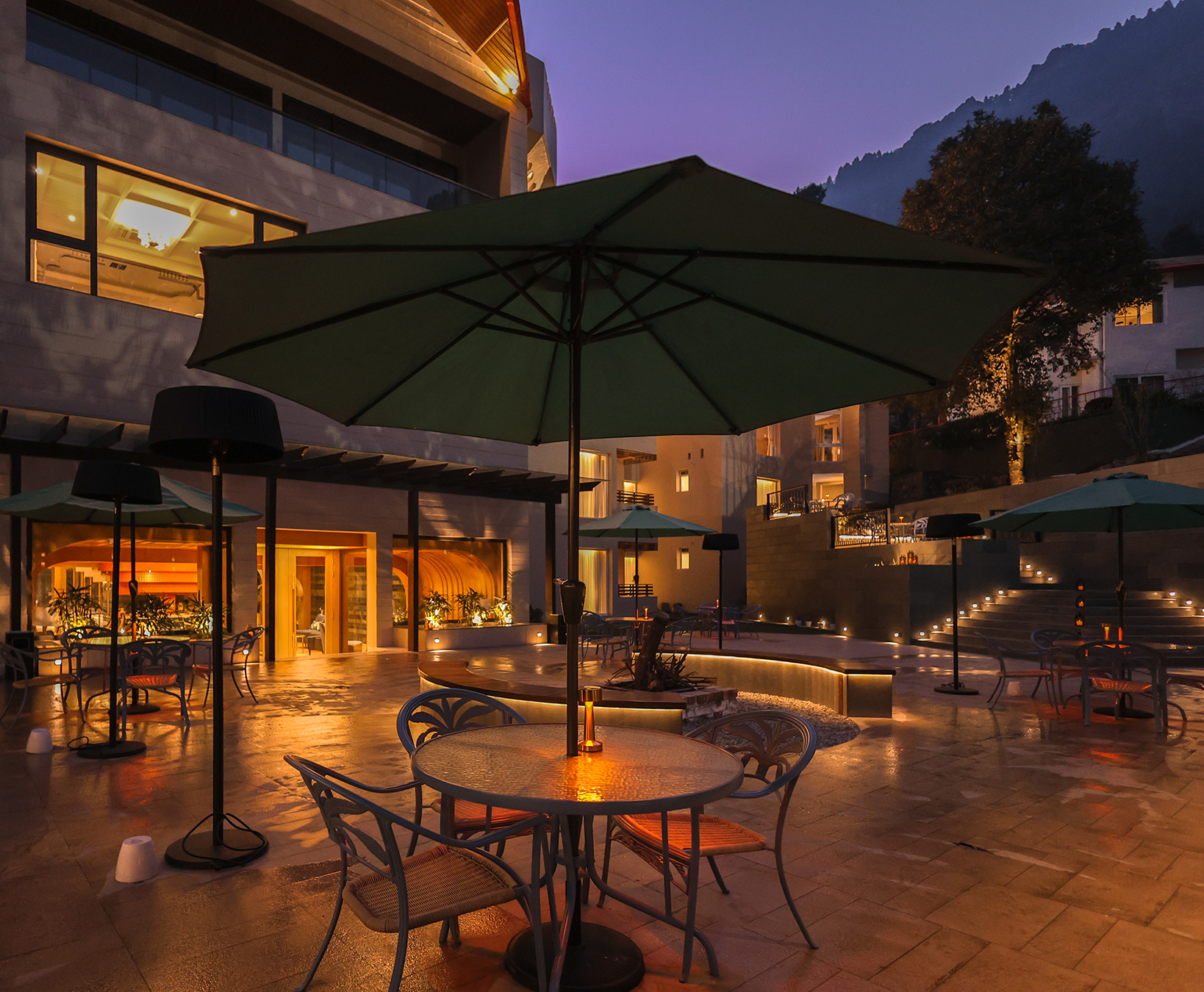 luxury outdoor dining at arif castles nainital