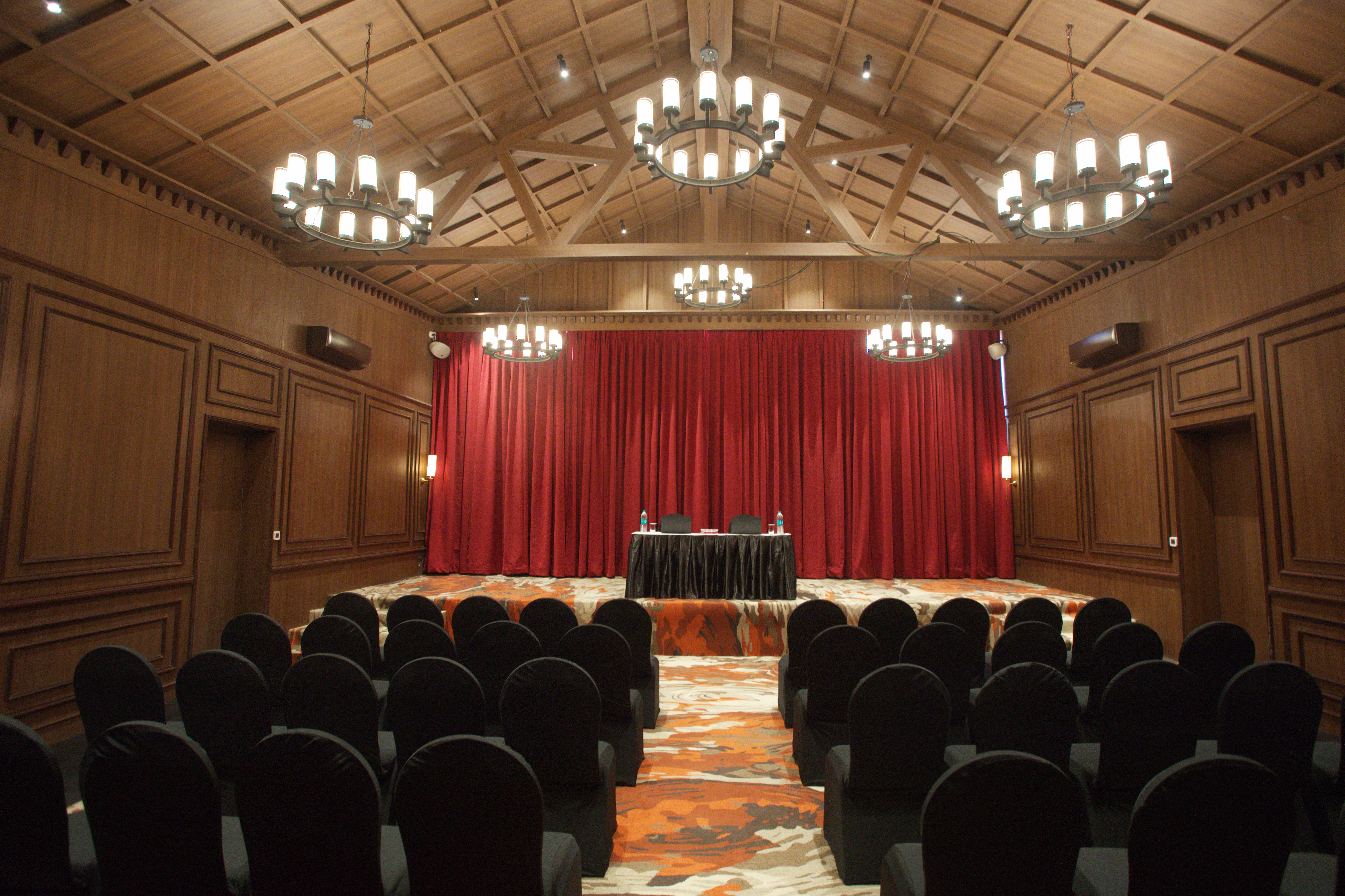 Meet-up hall